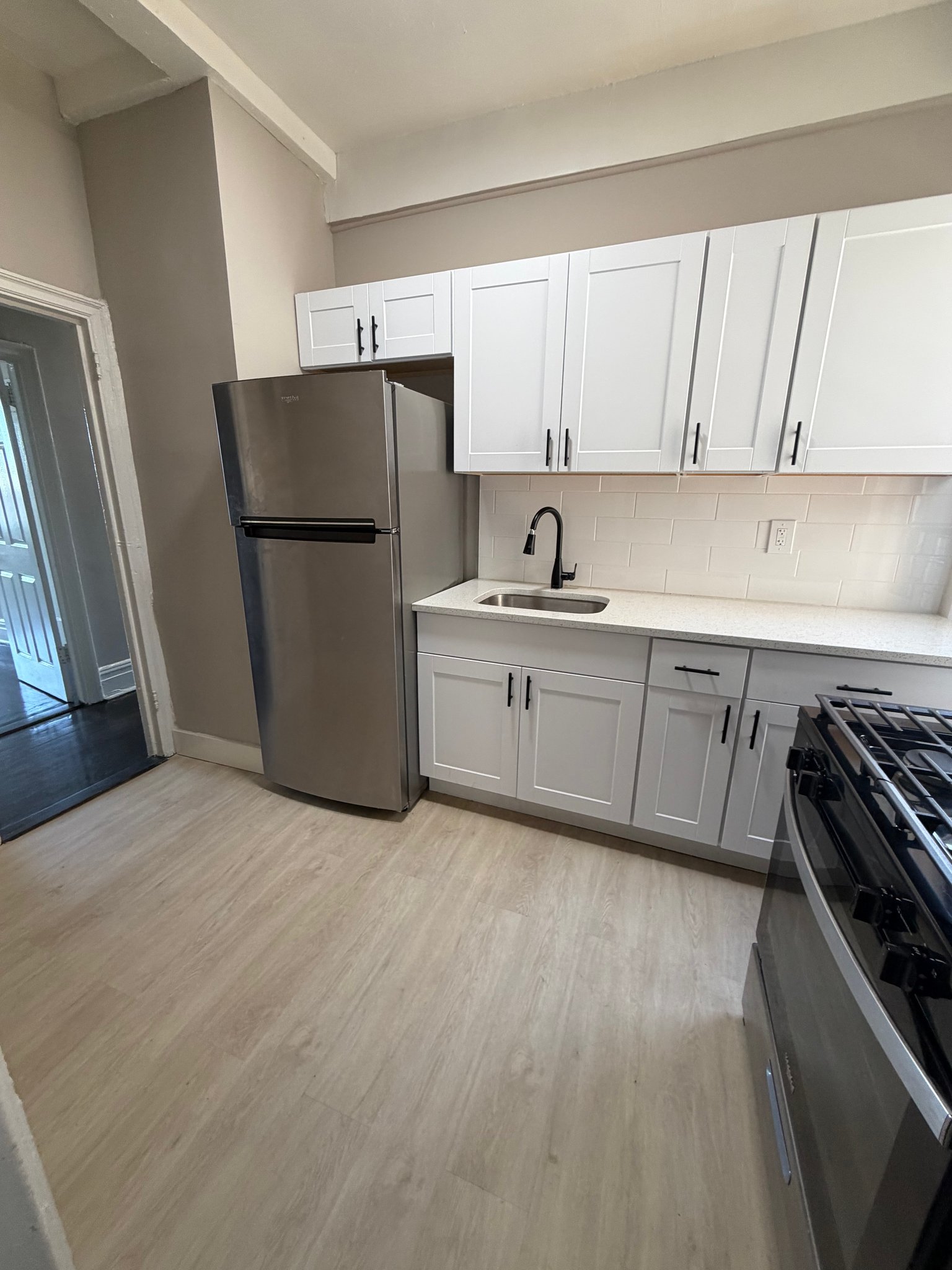 East Orange Apartment: 157 S Harrison St