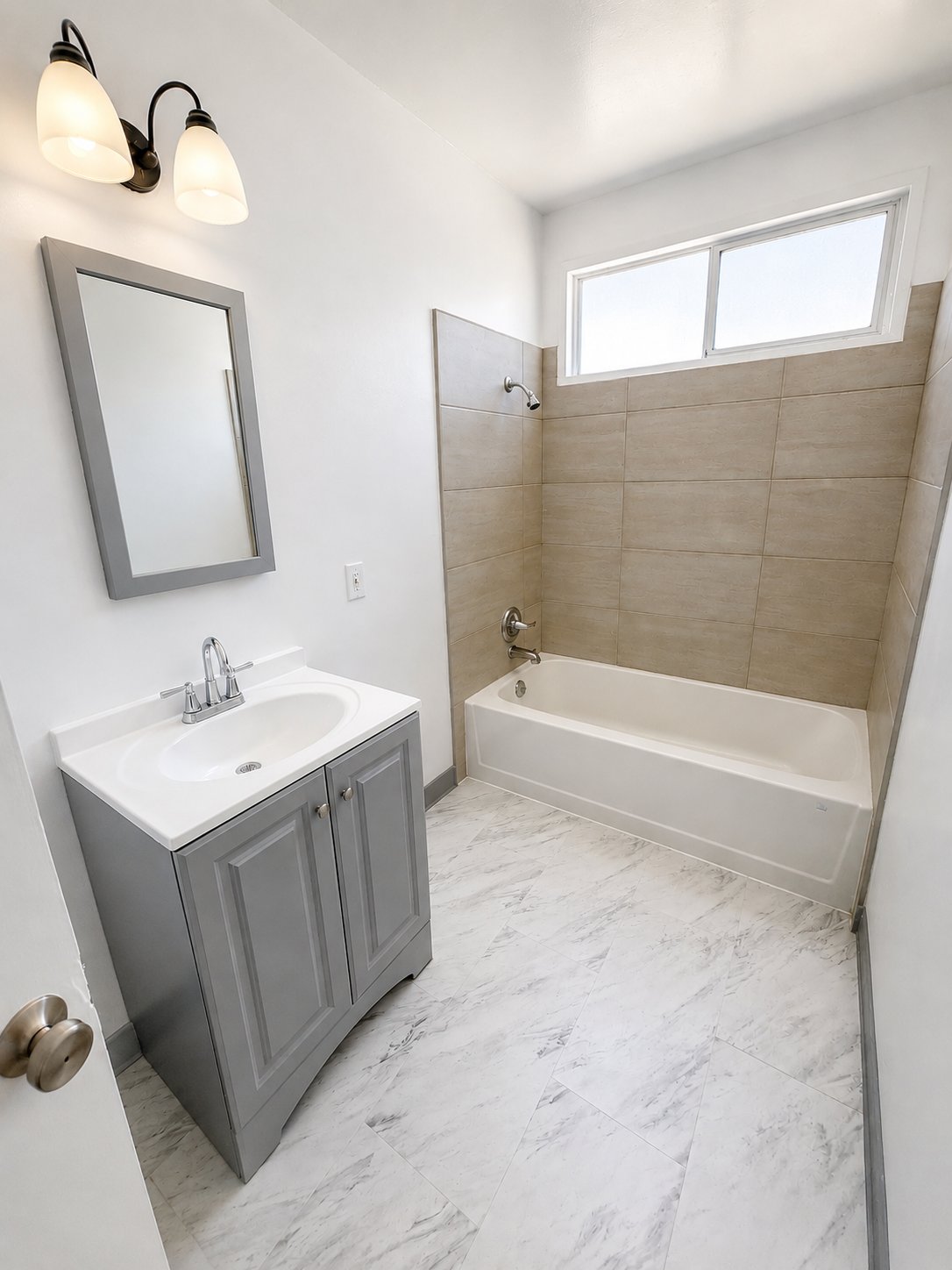 North Hills Apartment: 15241 Acre St