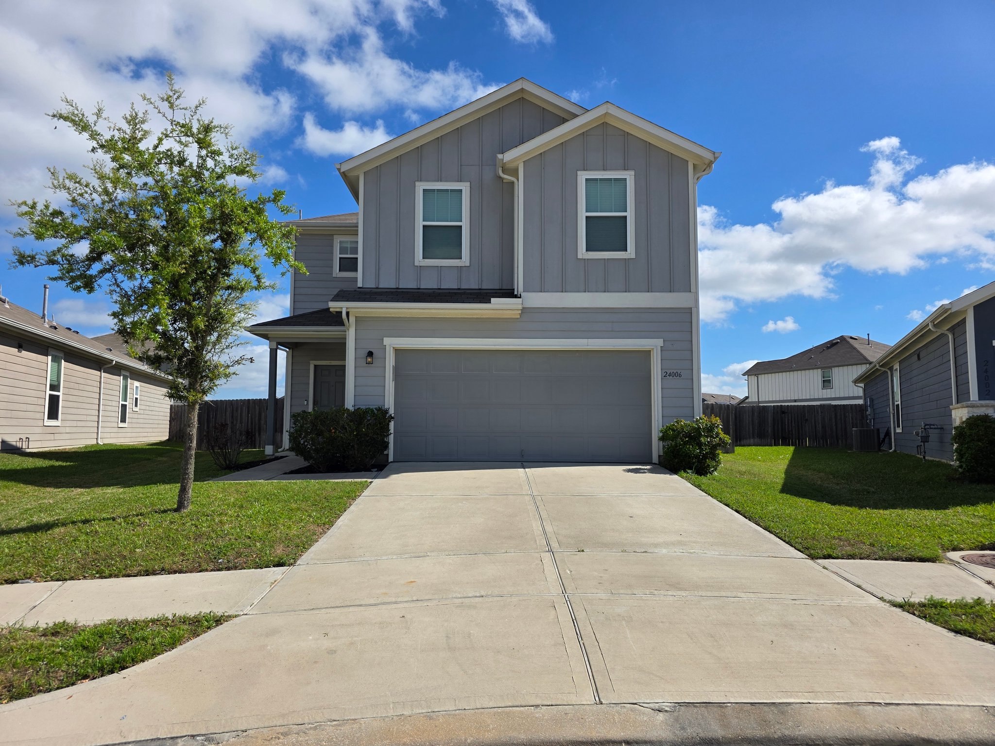 Hockley House: 24006 Hay Needle Ln