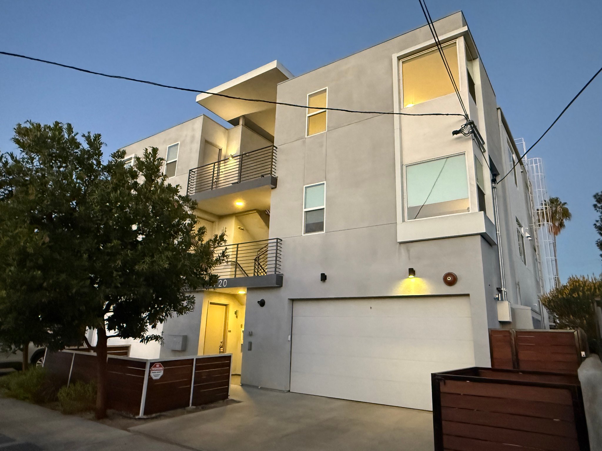 North Hollywood Apartment: 5720 Klump Ave