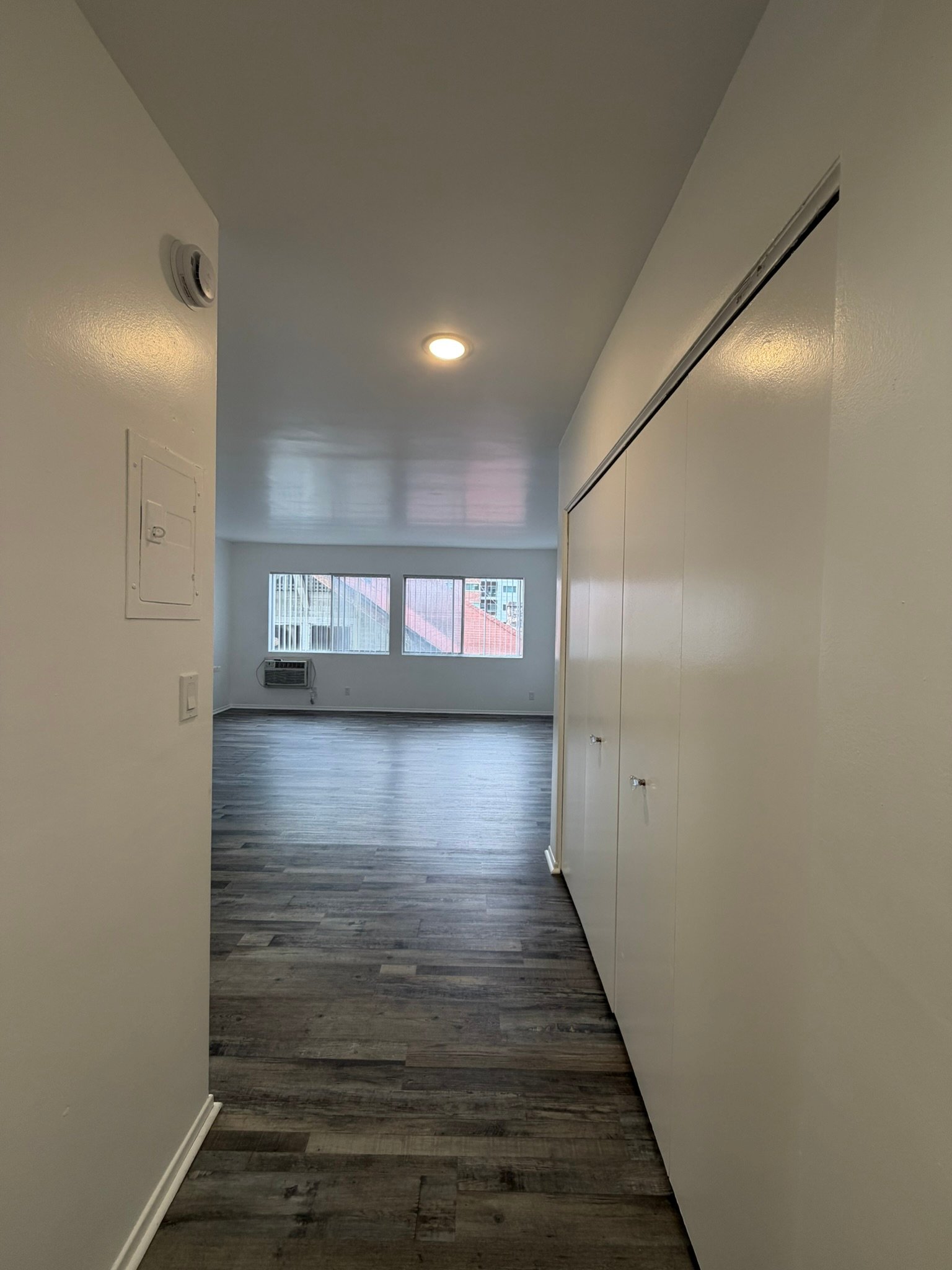 Los Angeles Apartment: 1825 N. Gramercy Pl.