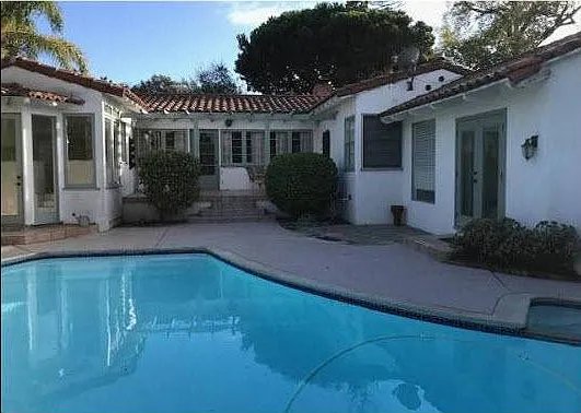Redondo Beach House: 204 Via La Circula