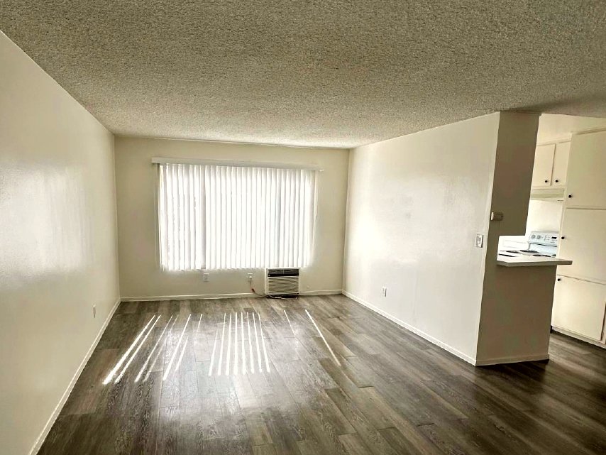 Los Angeles Apartment: 915 N Wilton Place