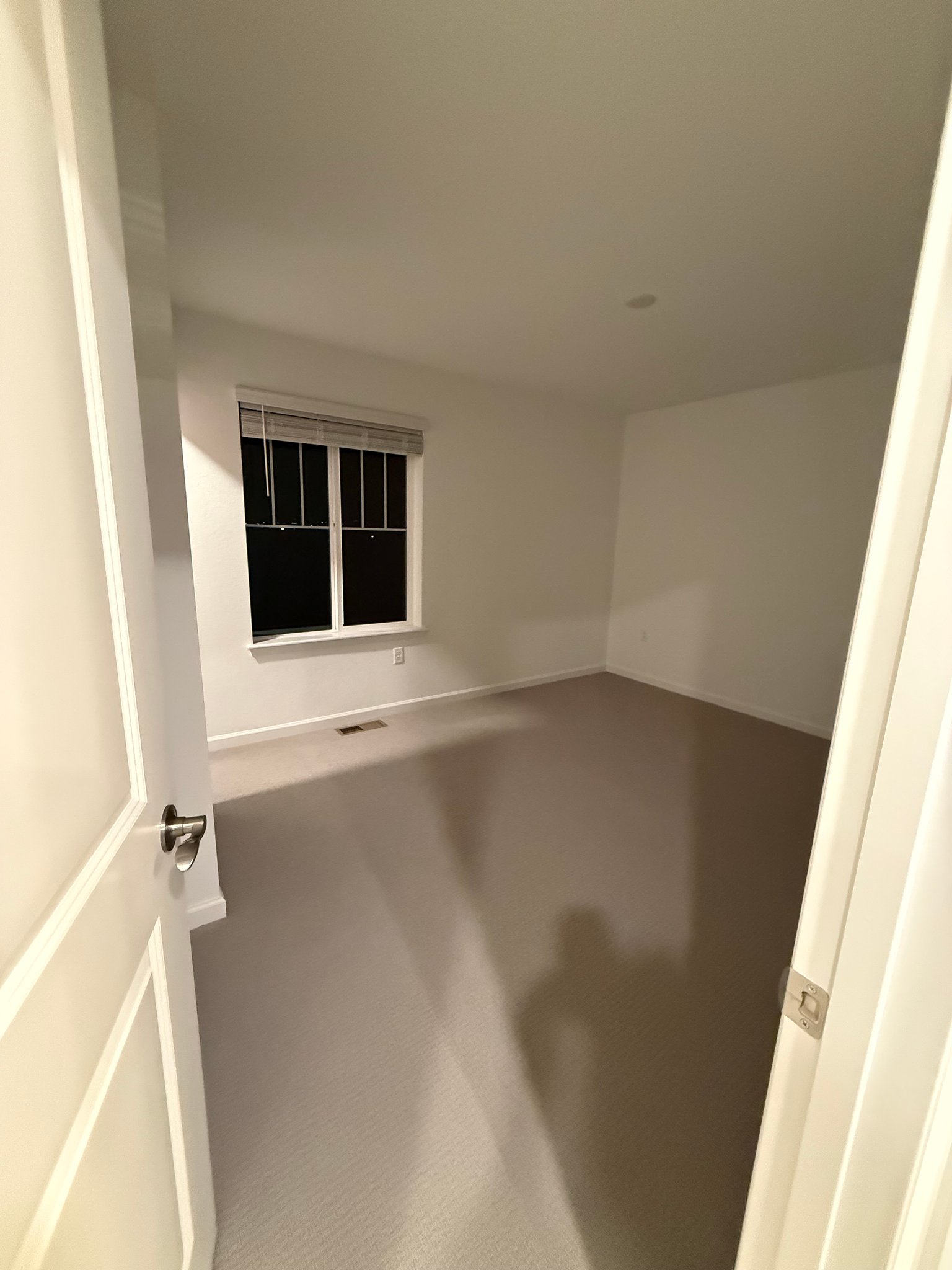 Parker Single Room: 18274 Martinello Dr