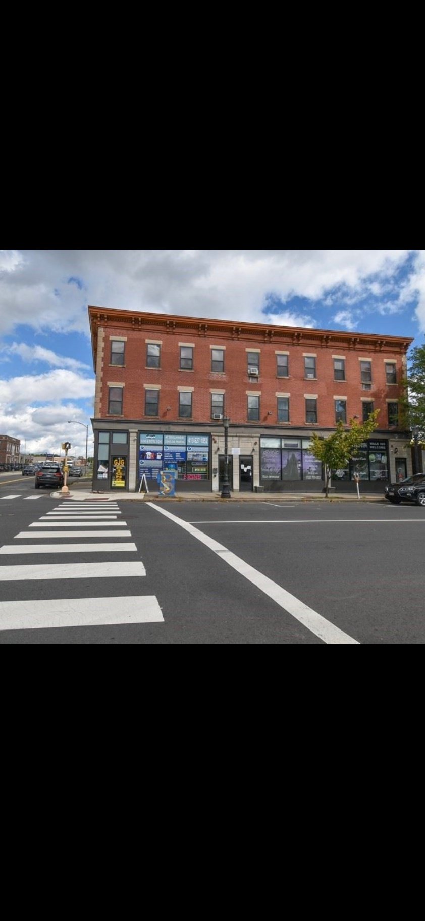 Sprinfield Apartment: 181 Chestnut street