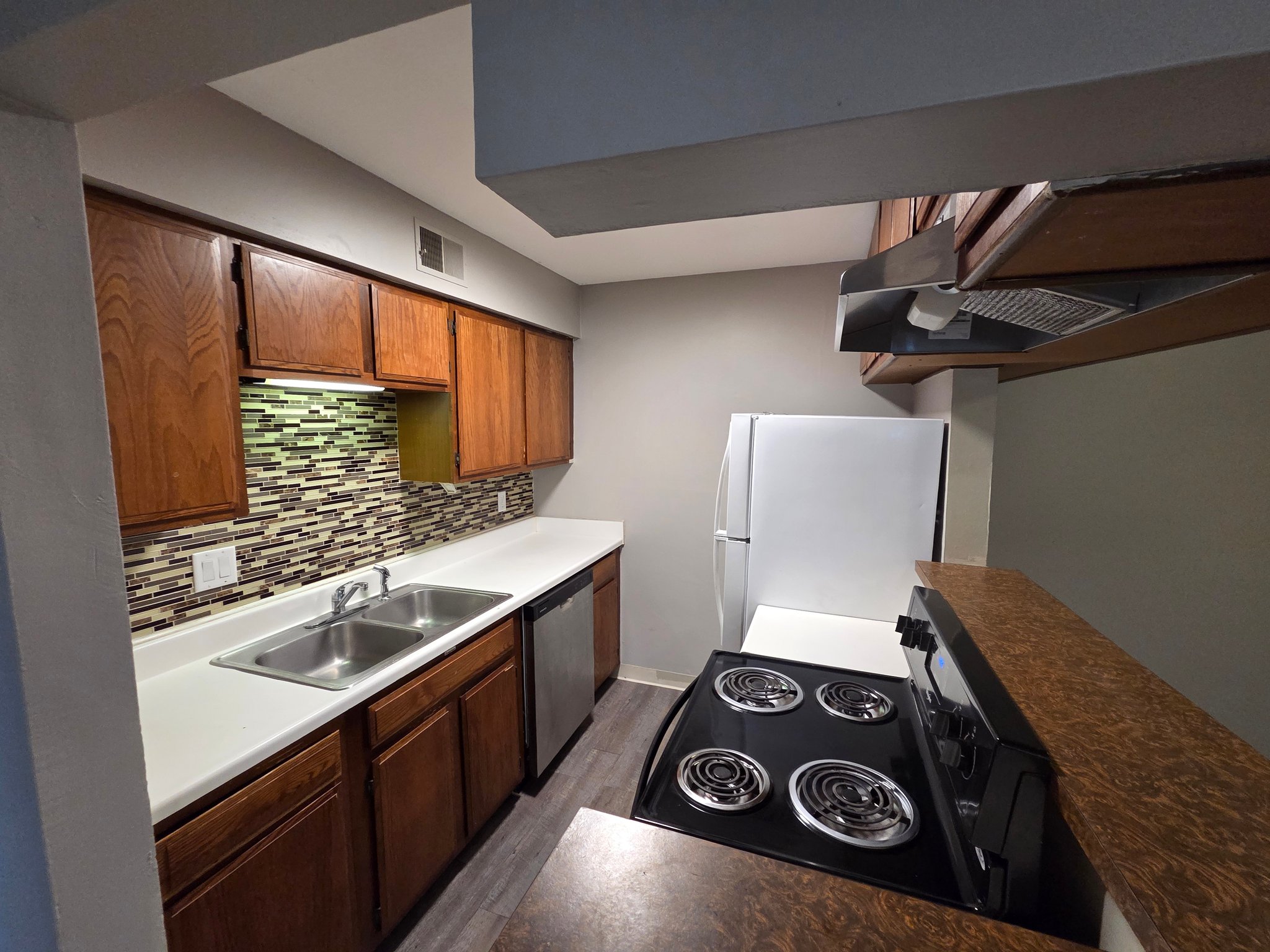 Wichita Apartment: 1325 N MERIDIAN AVE