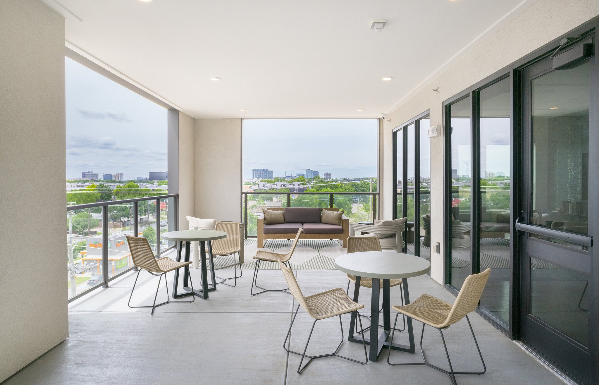 Dallas Apartment: 5088 Ross Ave