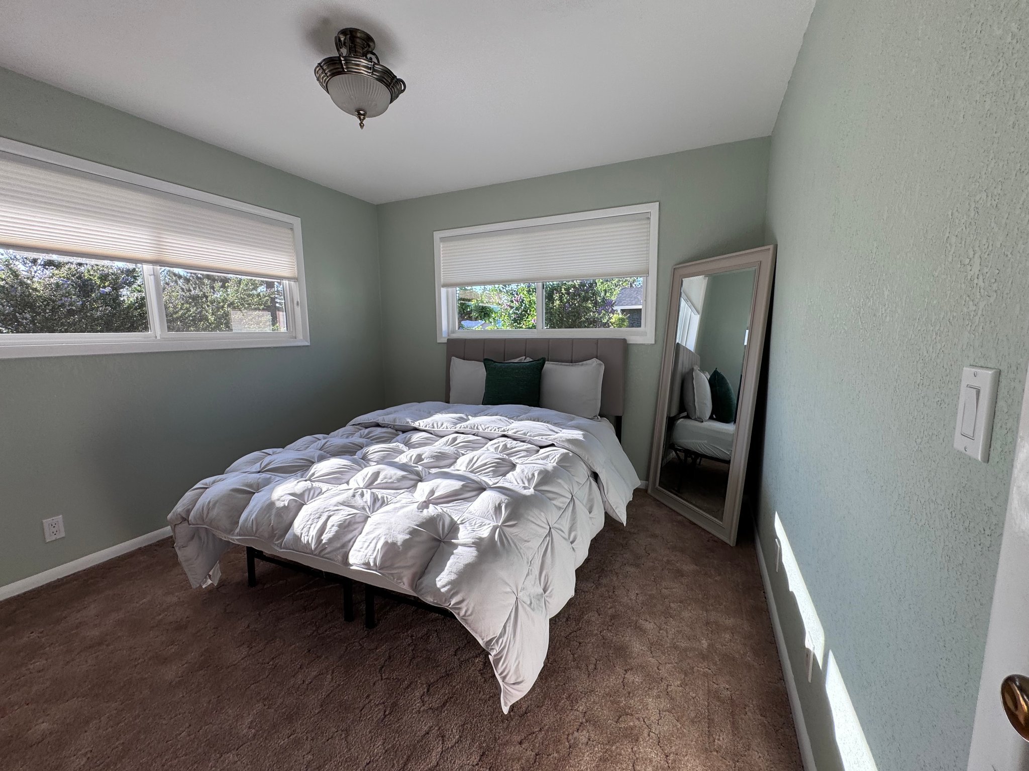 McMinnville Single Room: 1345 NE 9th St