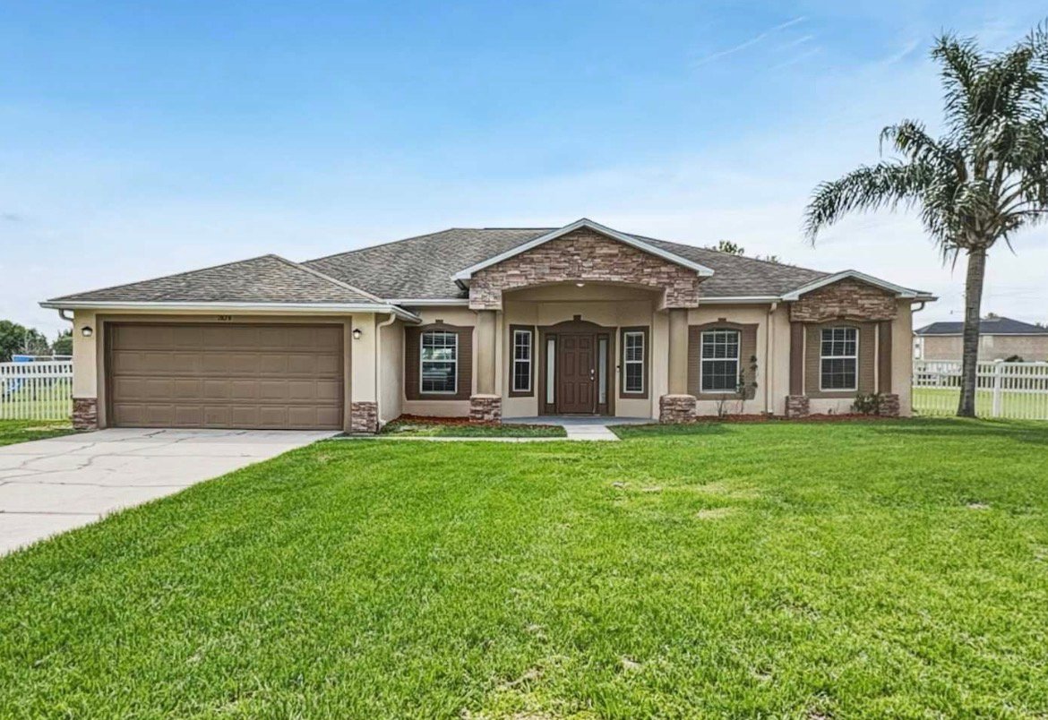Kissimmee House: 2879 Bronco Ave, Kissimmee, FL 34746