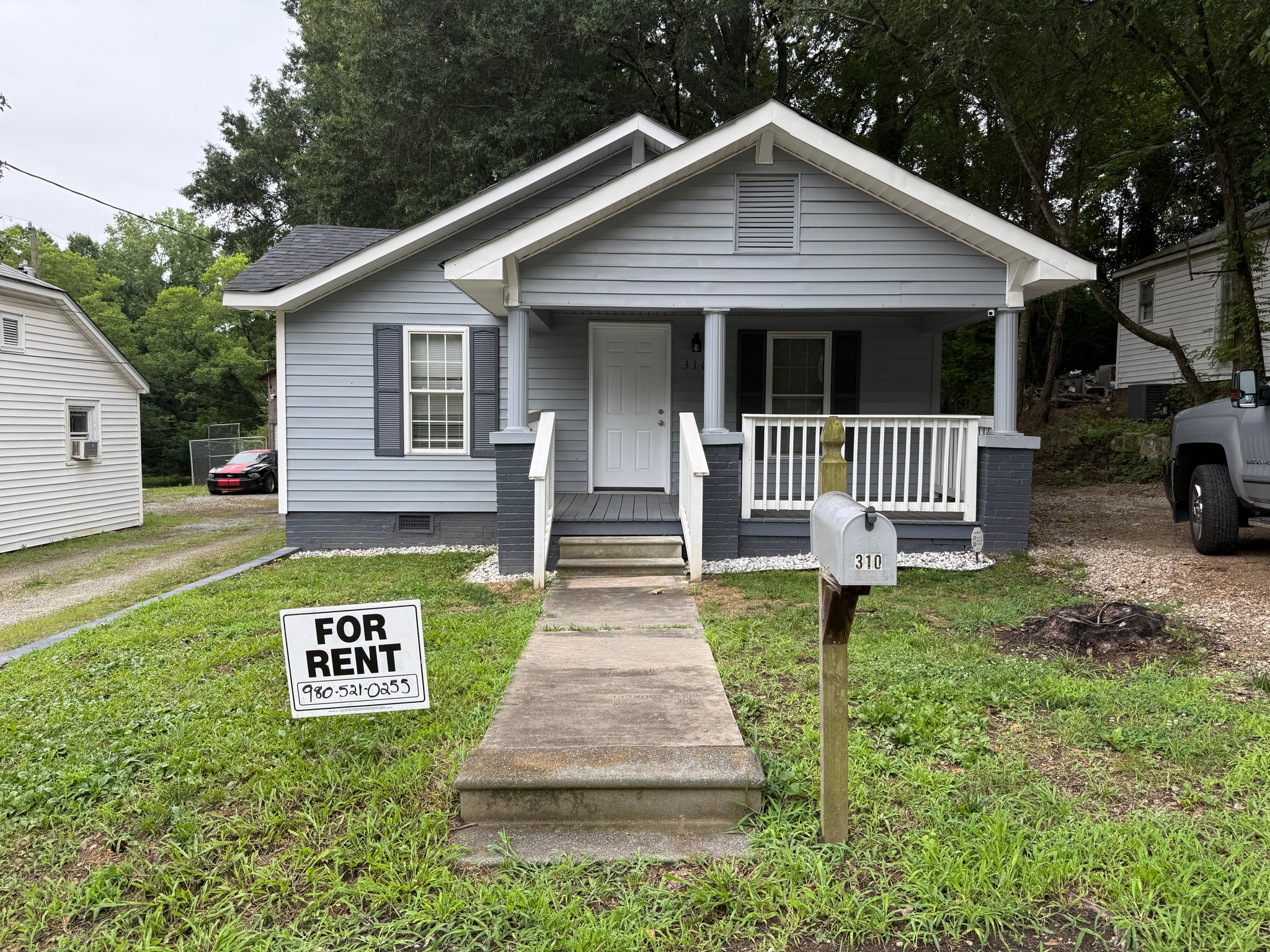 Kannapolis House: 310 Pineview St