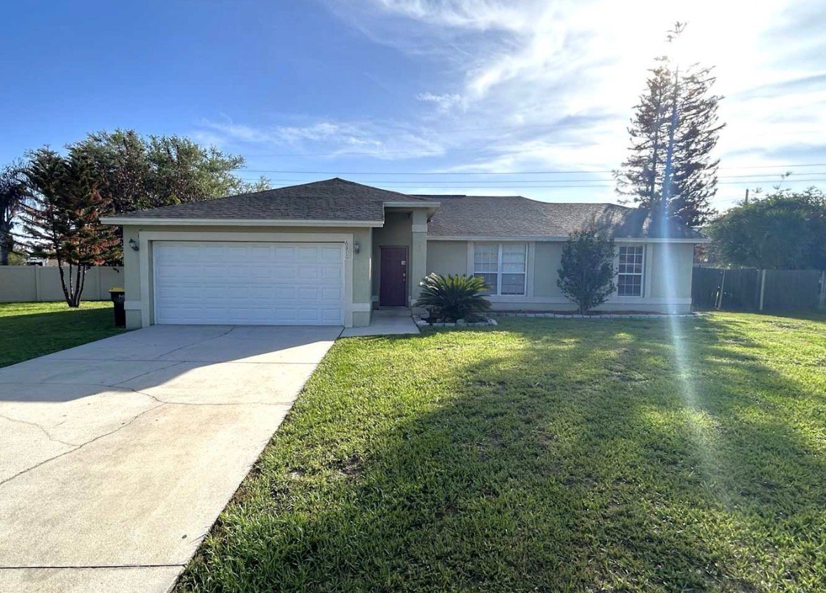 Lakeland House: 631 Neamathla Dr,