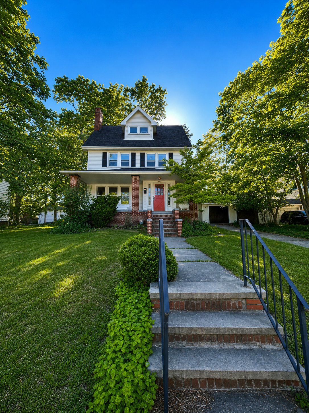 Cleveland Heights House: 1462 Parkhill Rd
