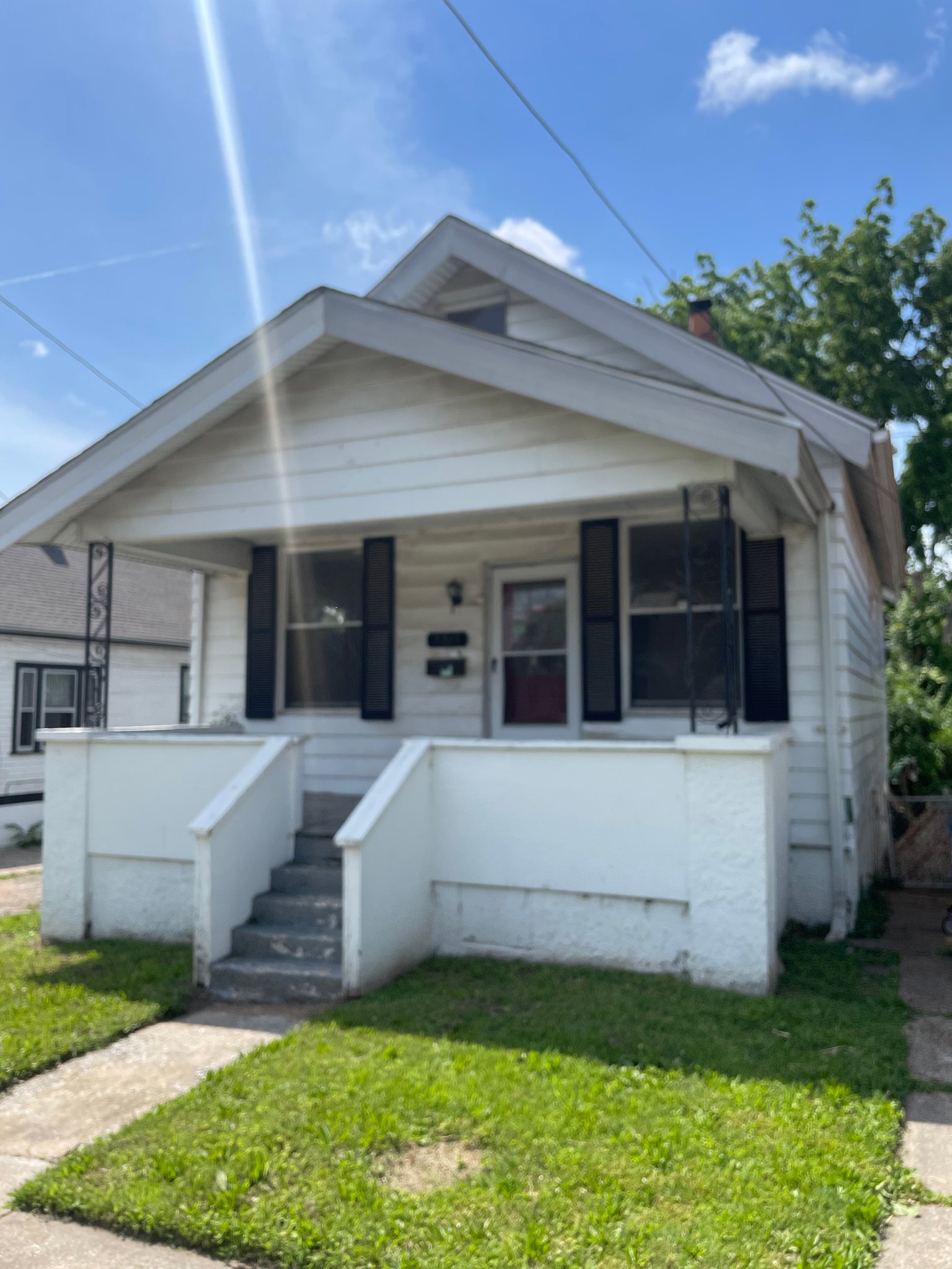 St. Louis House: 5811 Helen Ave