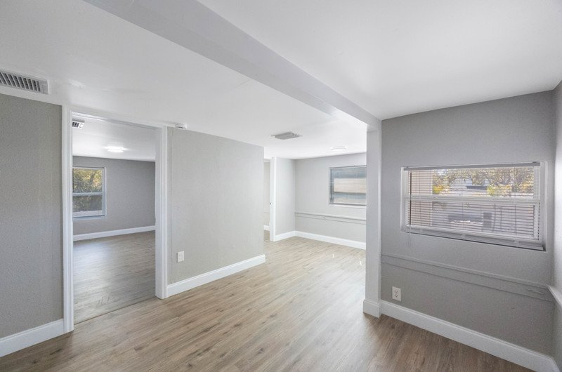 Saint Petersburg Apartment: 955 9th Ave S