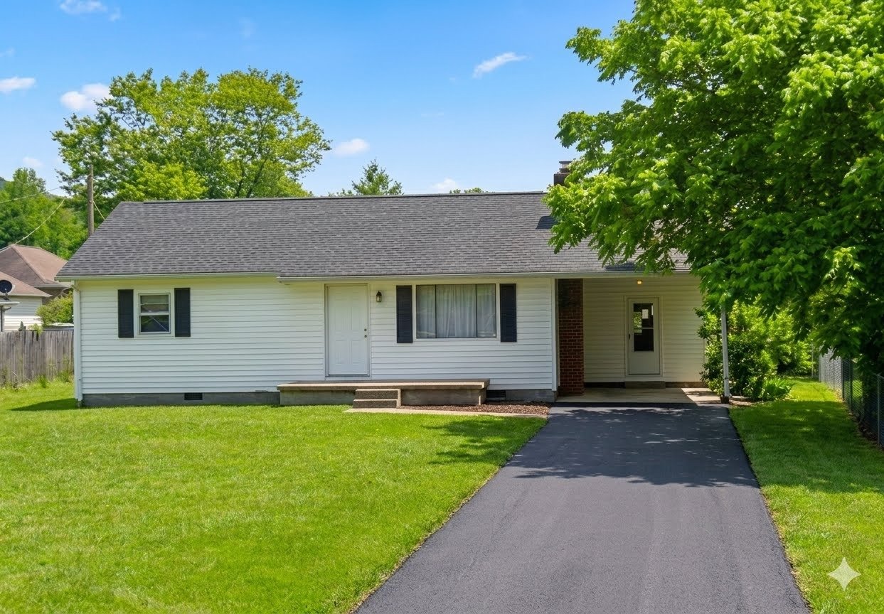 Harriman House: 110 Mossy Grove Rd, Harriman, TN 37748
