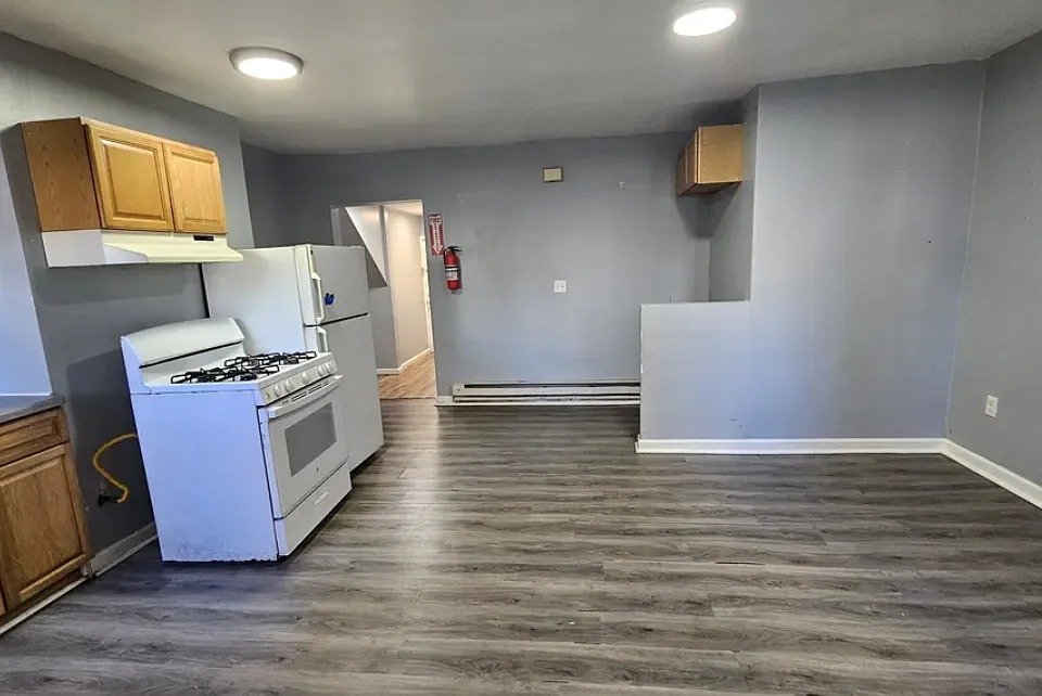 Paterson Apartment: 94 N Main St, Paterson 07522