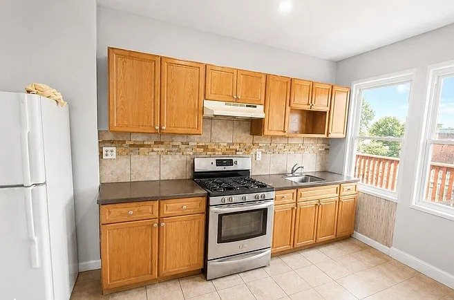 Paterson Apartment: 364 11th Ave, Paterson 07514