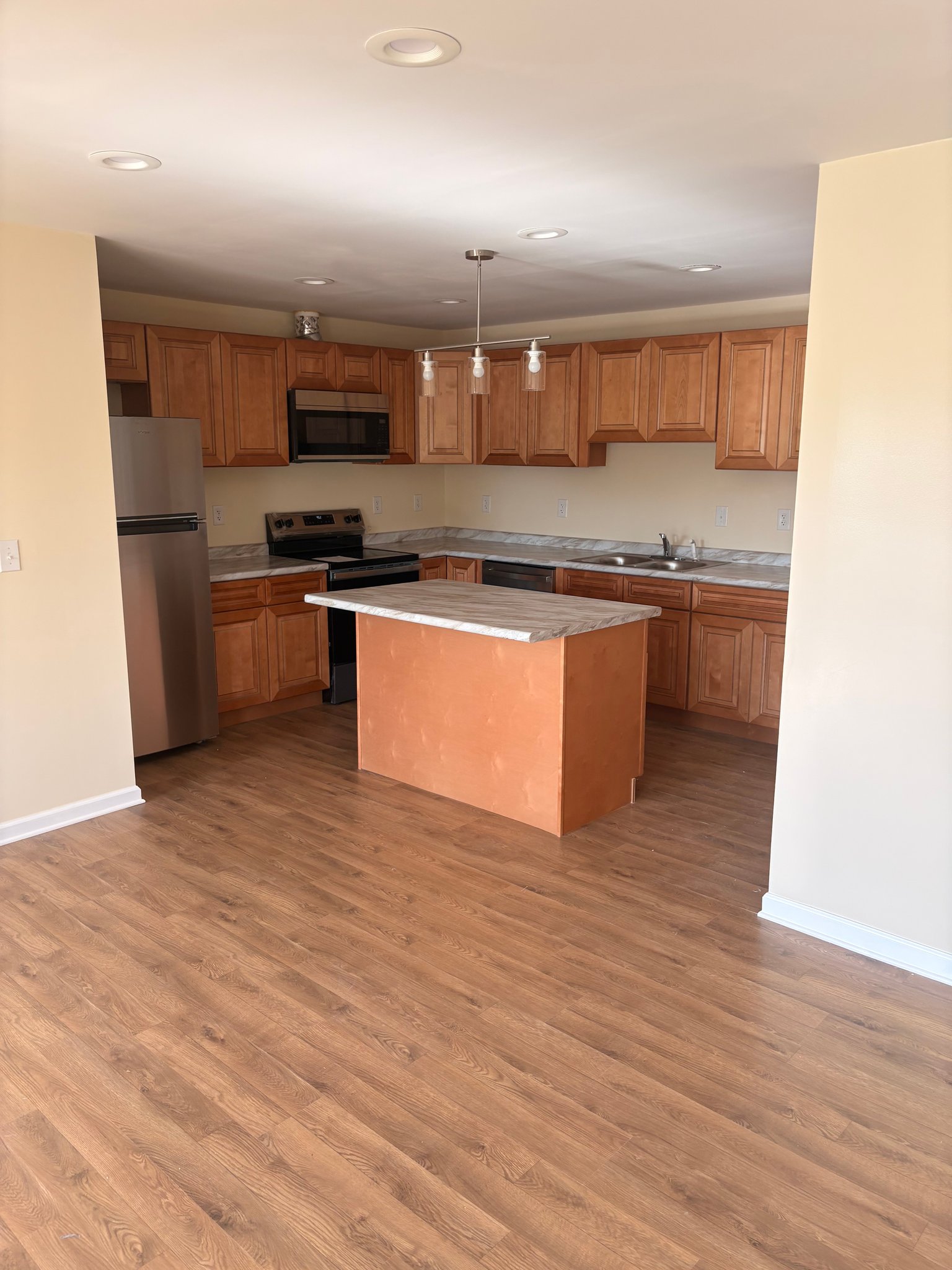 Eden Multiplex: 509 Highland Park Dr