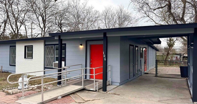 San Antonio House: 106 Galaxy Dr