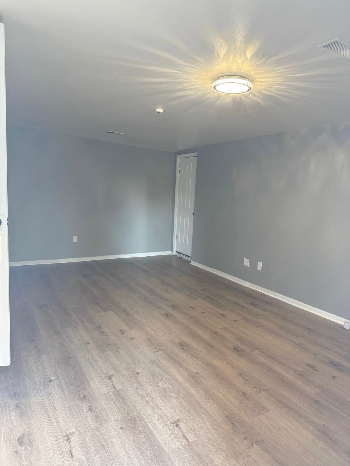 Burton House: 1431 E Bristol Rd