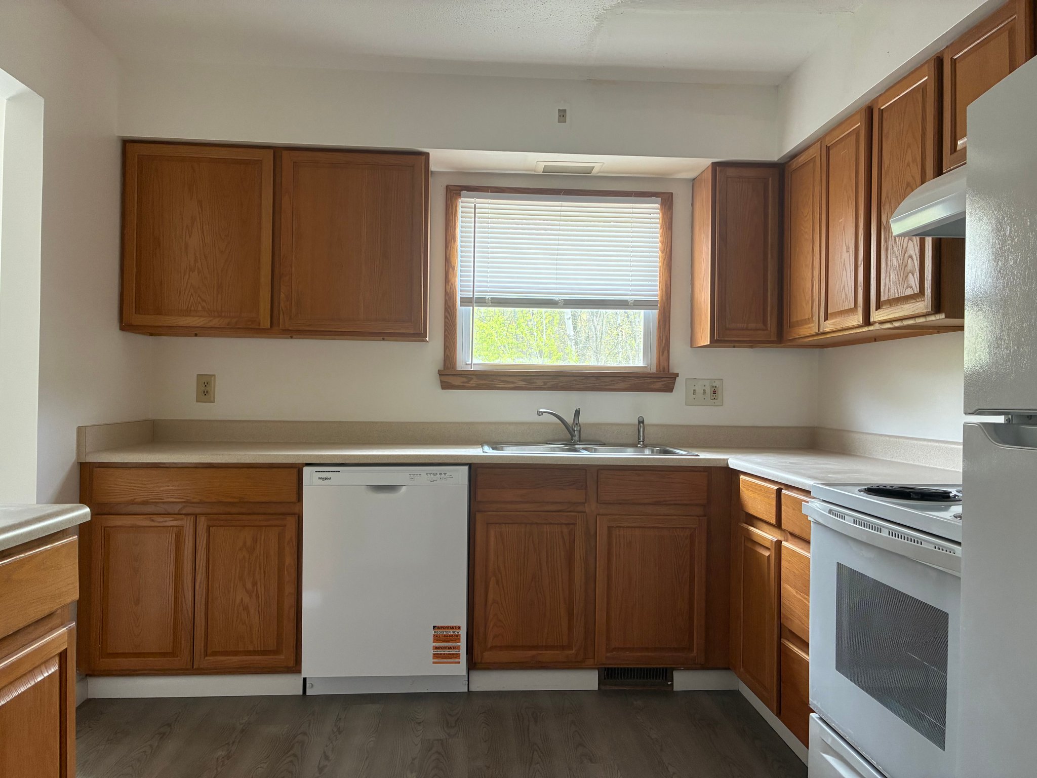 Erie Townhome: 745 E Grandview Blvd