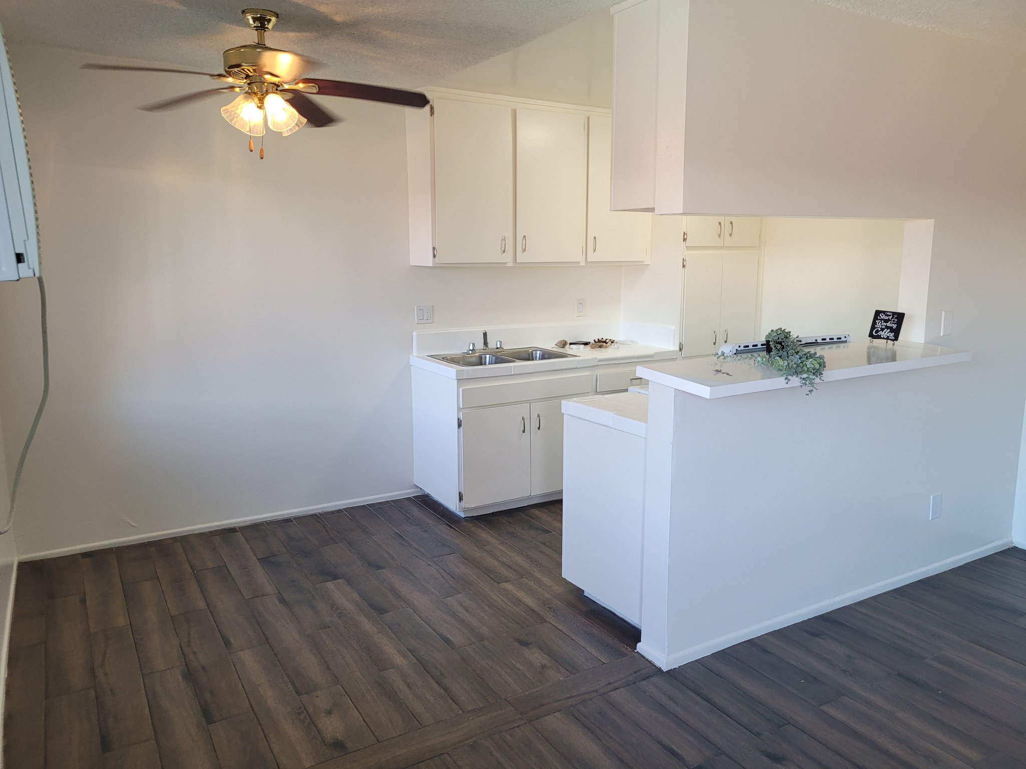 Van Nuys Apartment: 8135 Langdon Ave