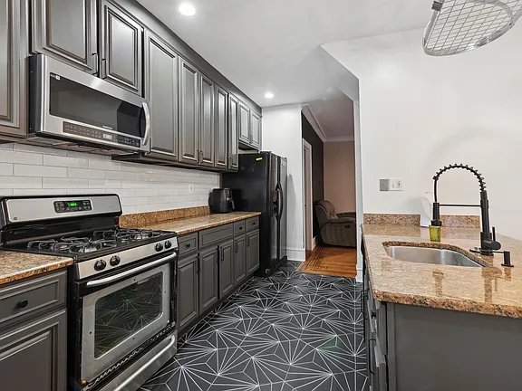 Philadelphia House: 5400 Woodcrest Ave, Philadelphia, PA 19131