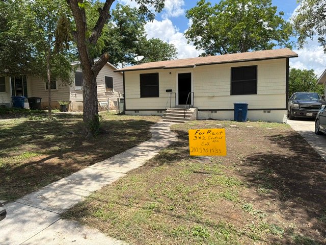 San Antonio House: 1043 John Page
