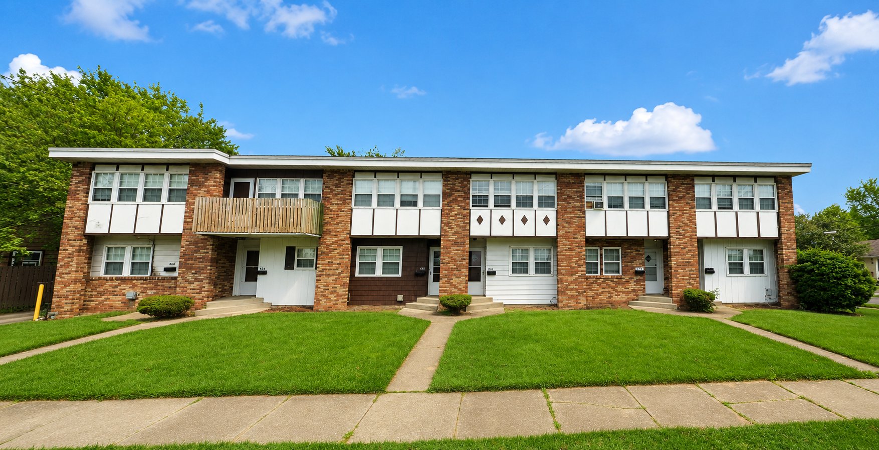 Akron Townhome: 13th St SW Indian Trail
