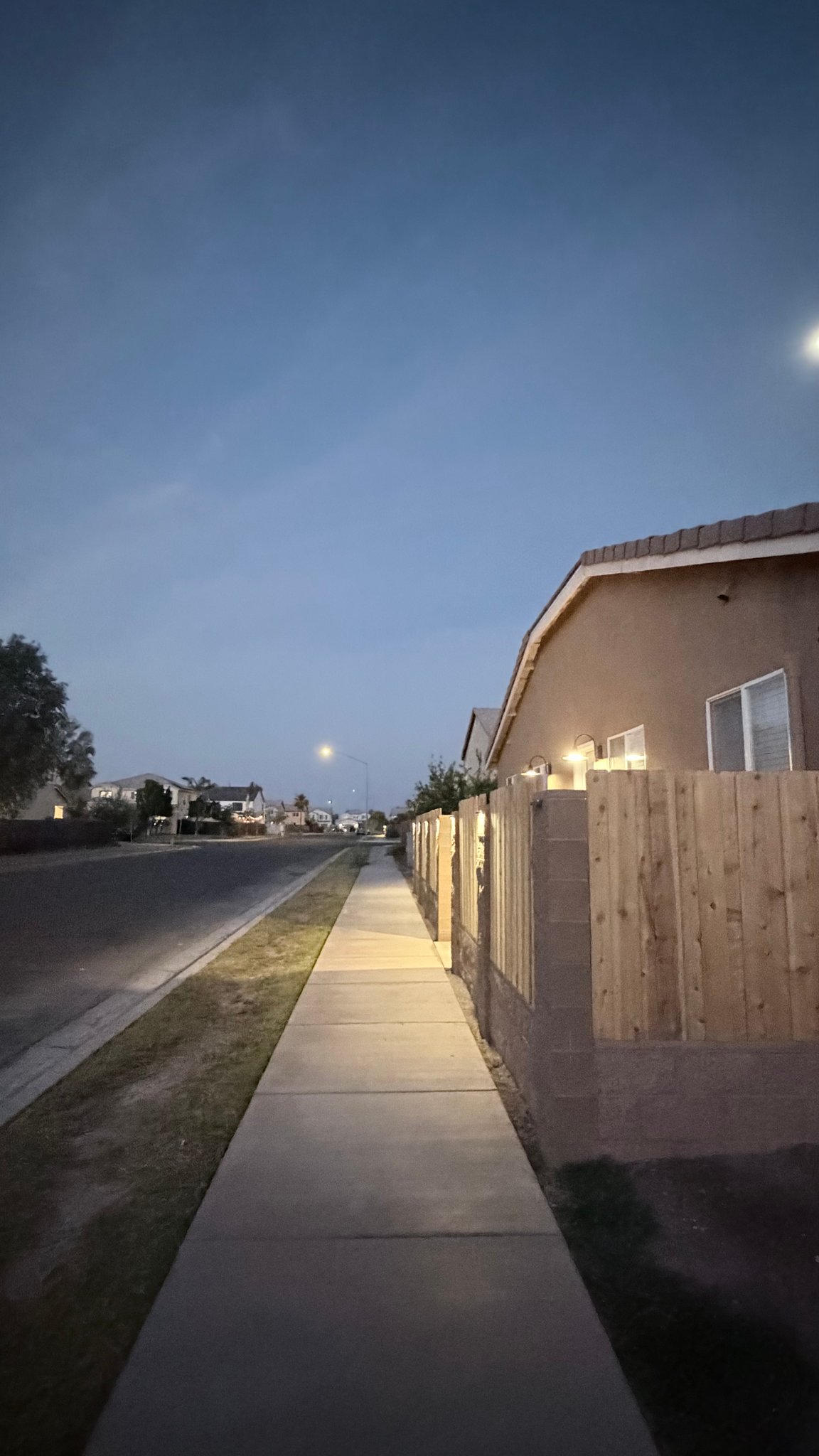 El Centro Apartment: 3953 Paul Robinson CT.