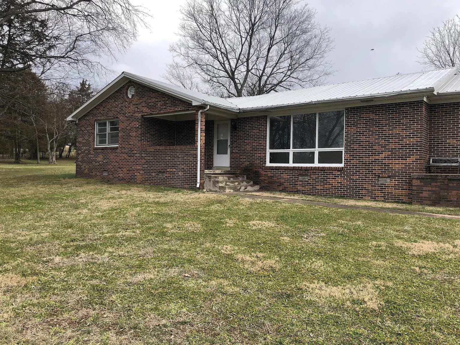 Columbia House: 1174 Carters Creek Pike