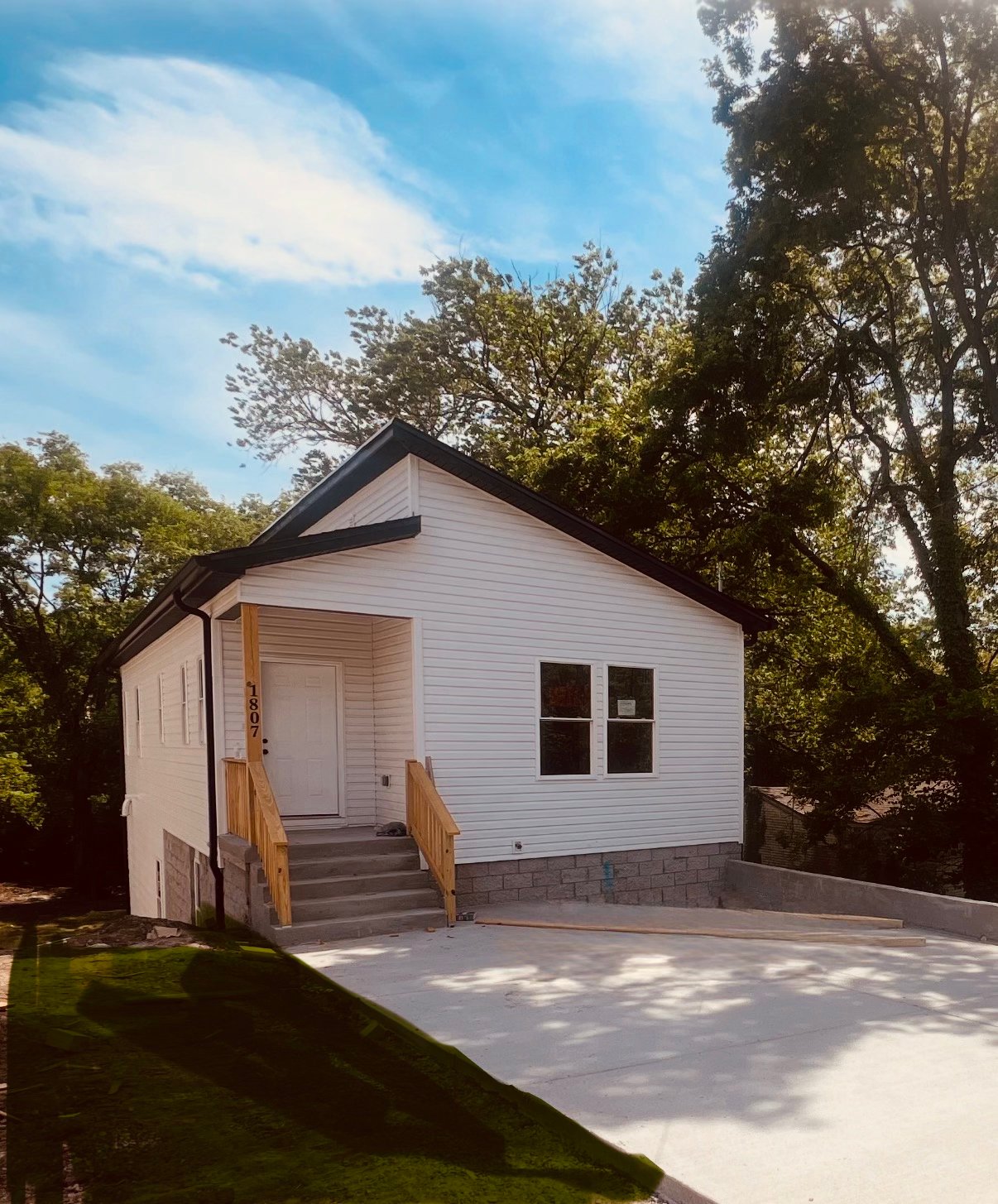 Nashville House: 1807 Liberia St
