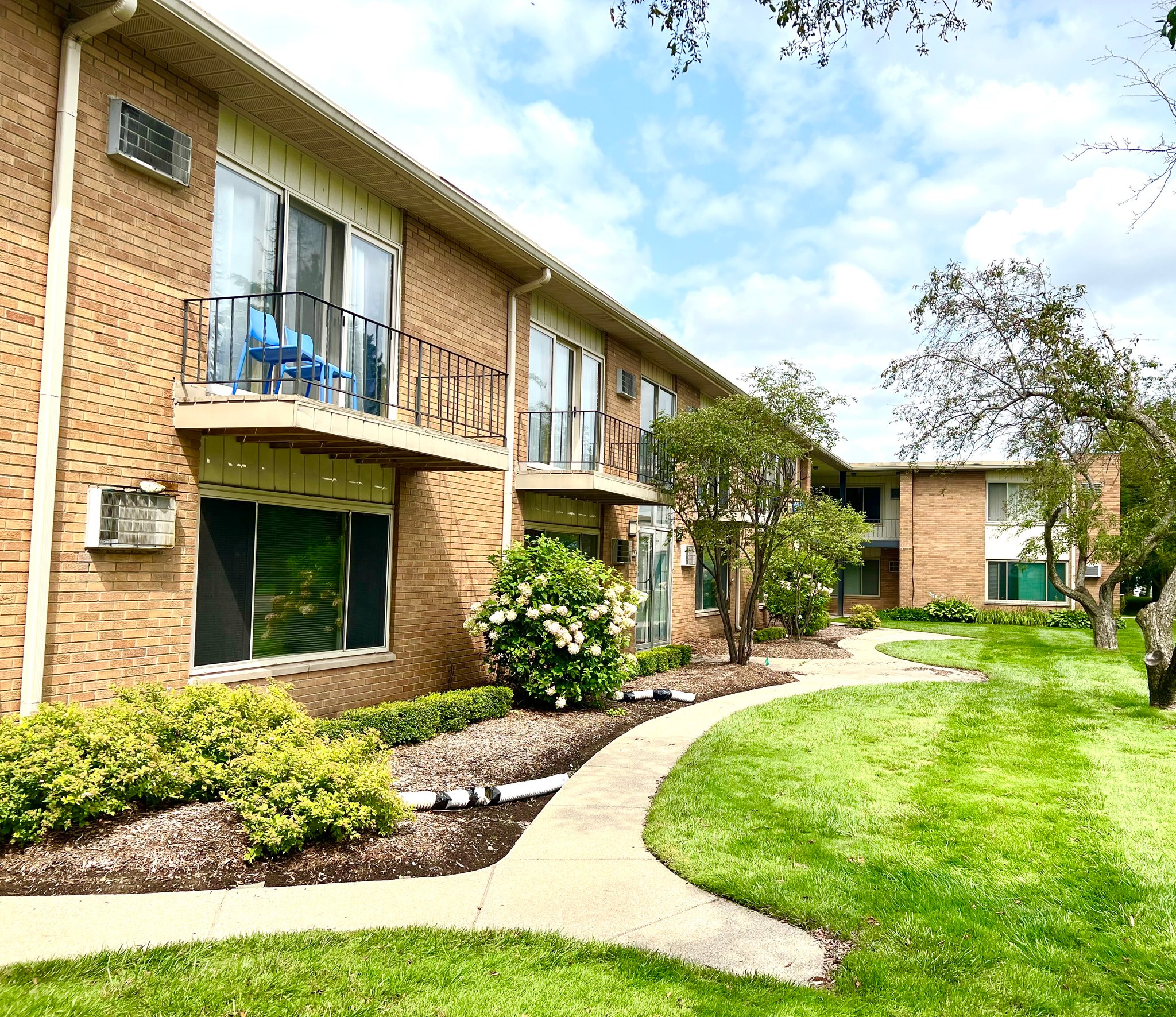 Birmingham Condo: 2859 E Maple Rd. Unit 15