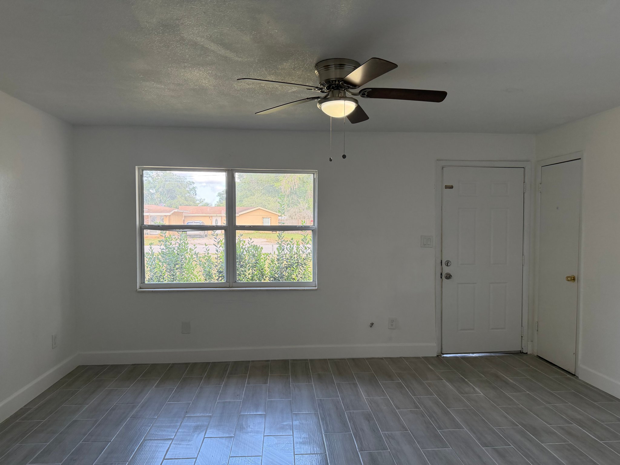 LONGWOOD Multiplex: 564 N WAYMAN STREET
