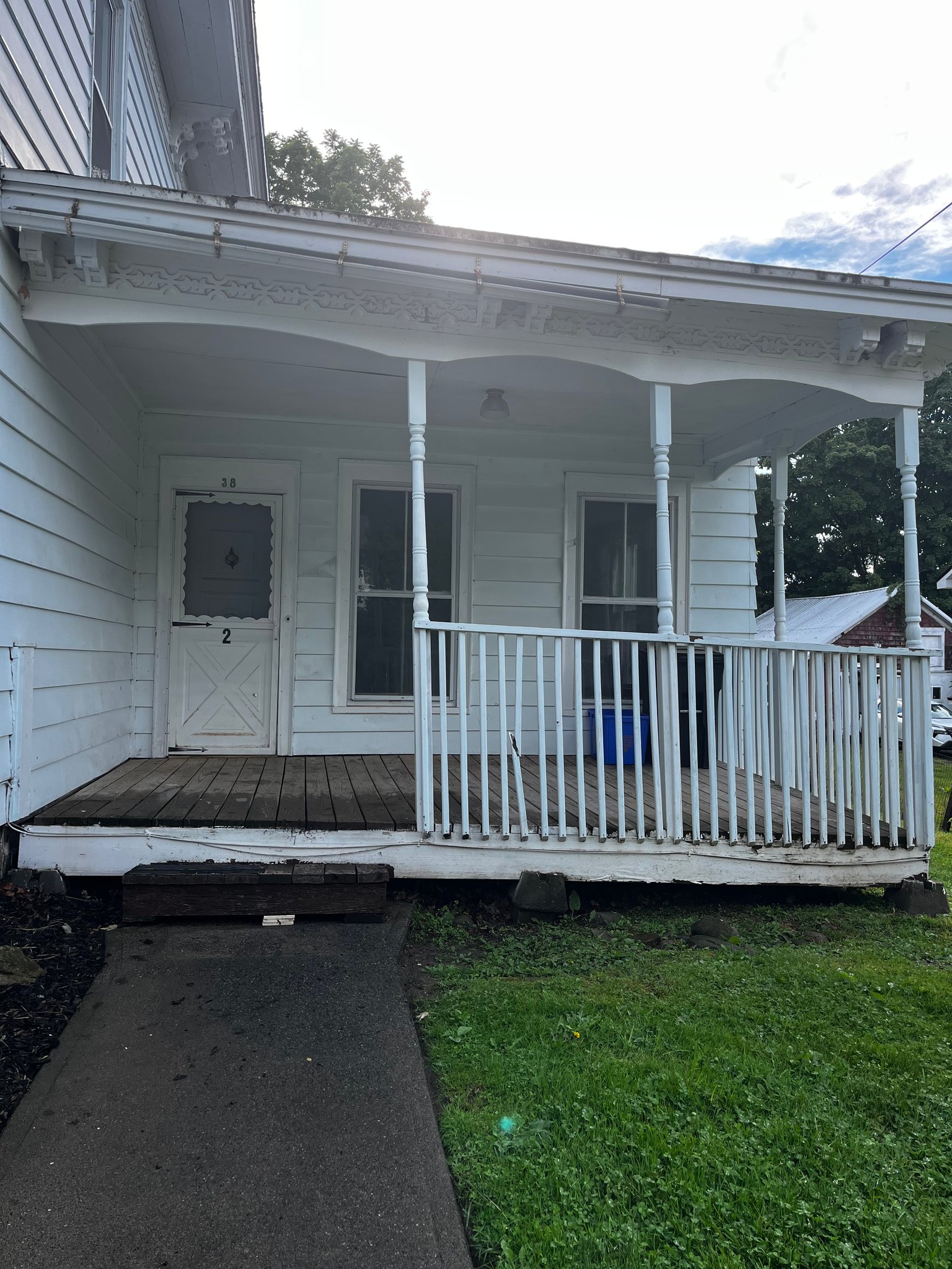 Jordan Apartment: 38 S Hamilton St
