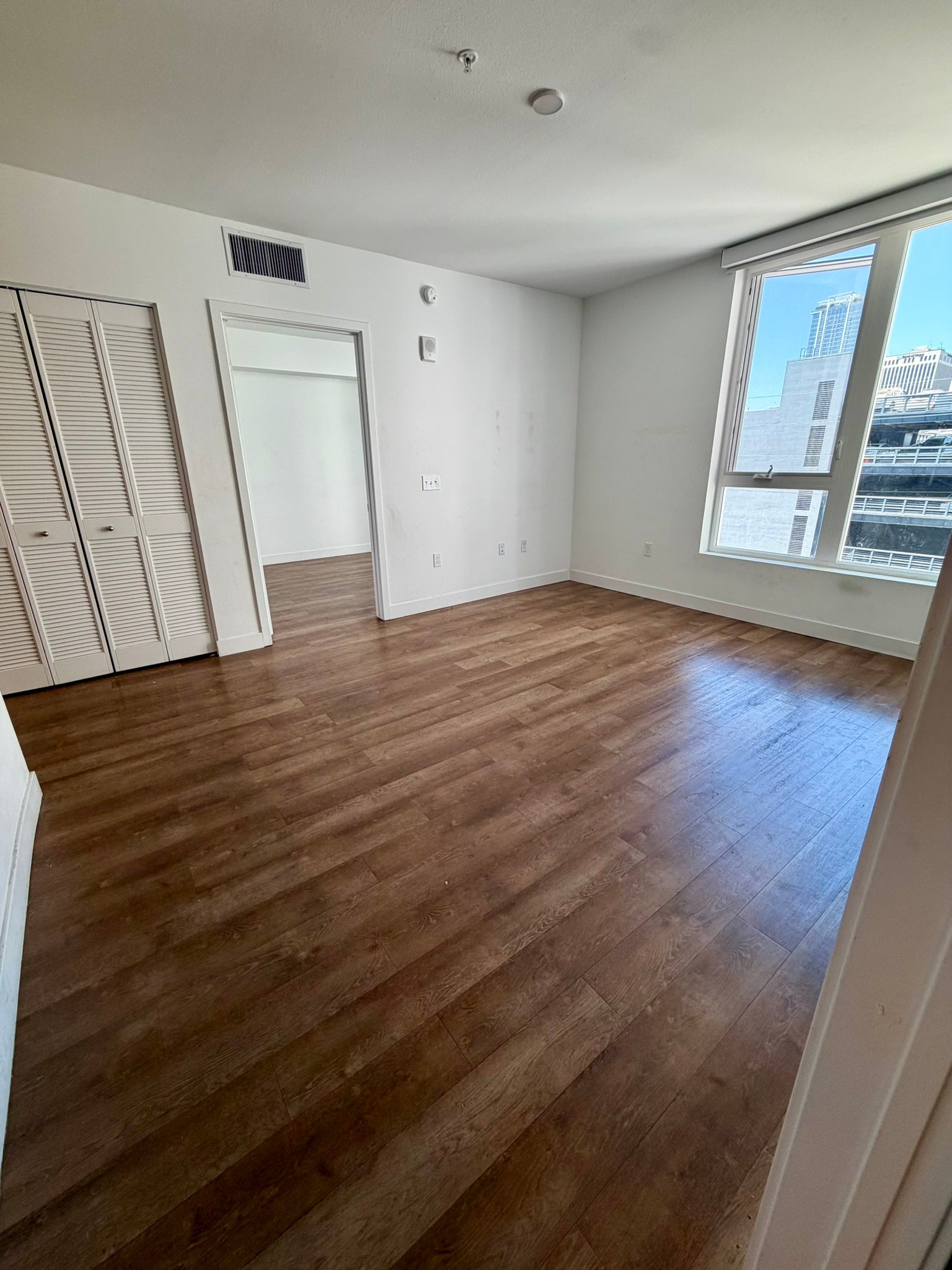 Los Angeles Apartment: 2880 James M Wood Blvd