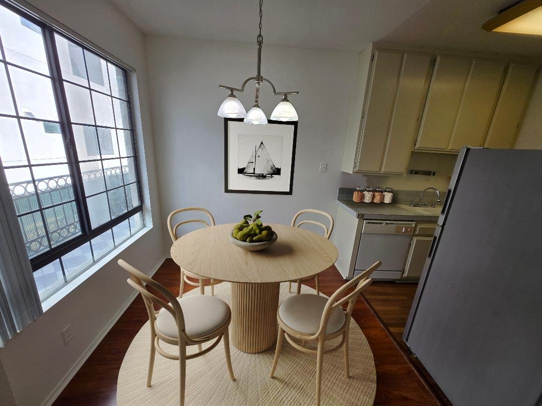 Los Angeles Apartment: 3648 Motor Avenue