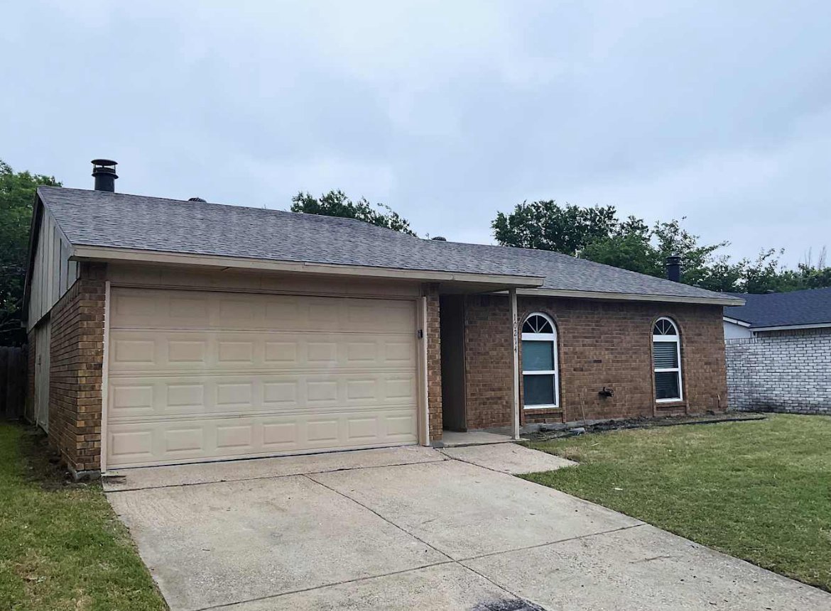 Dallas House: 10215 Deer Hollow Dr,