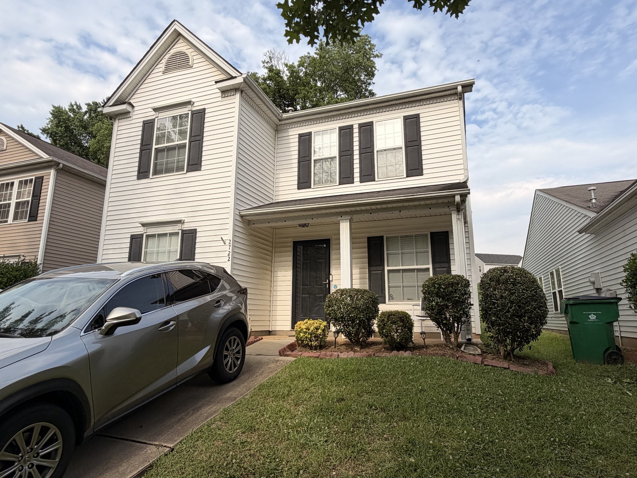 Charlotte House: 2722 Meadow Knoll Dr