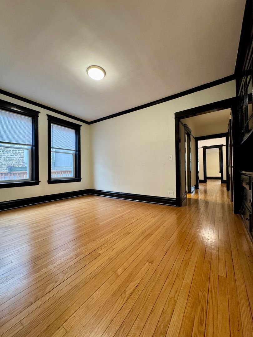 Chicago Apartment: 3803 Lincoln Ave.