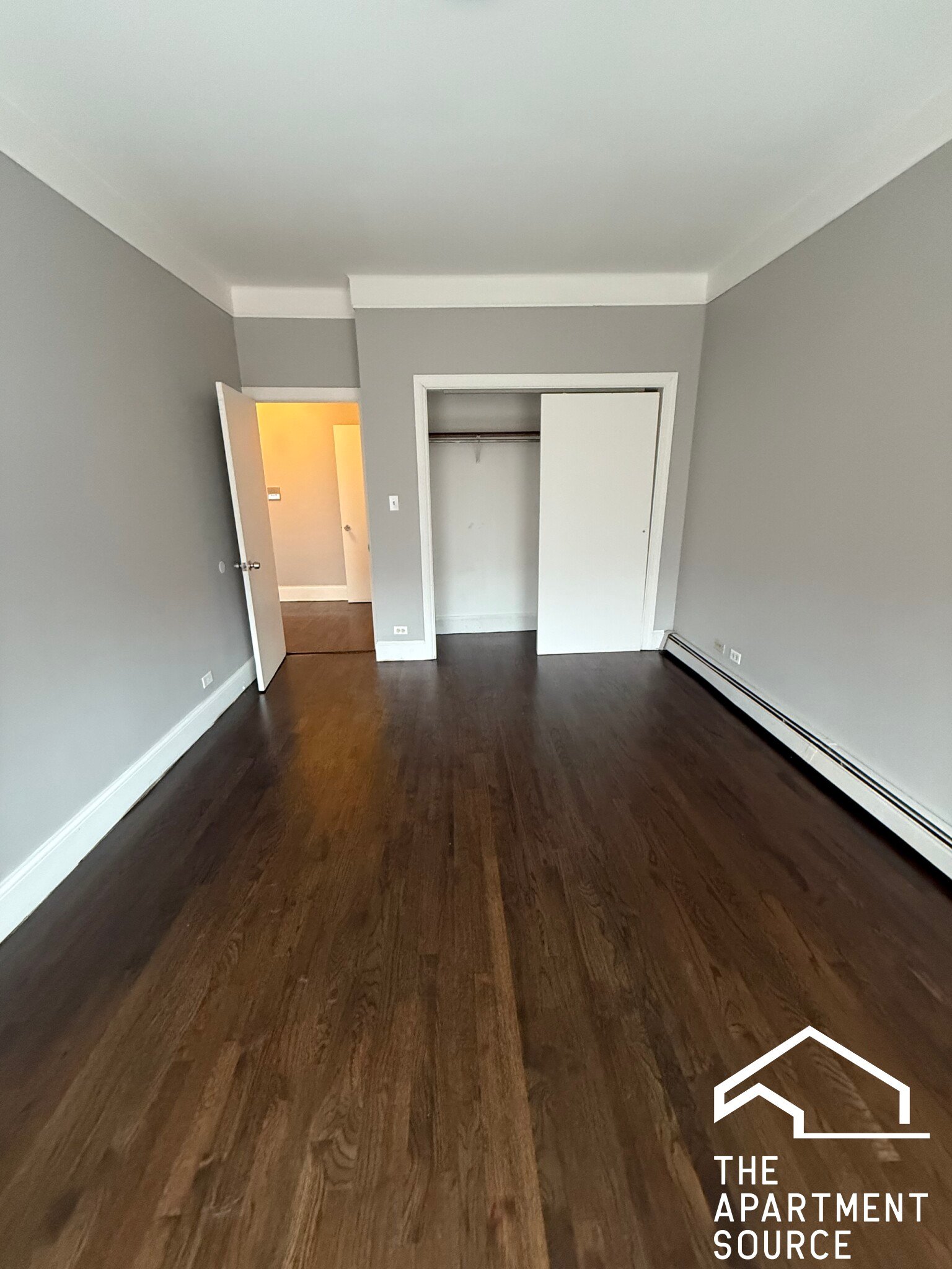 Chicago Apartment: 368 E 59th st #3