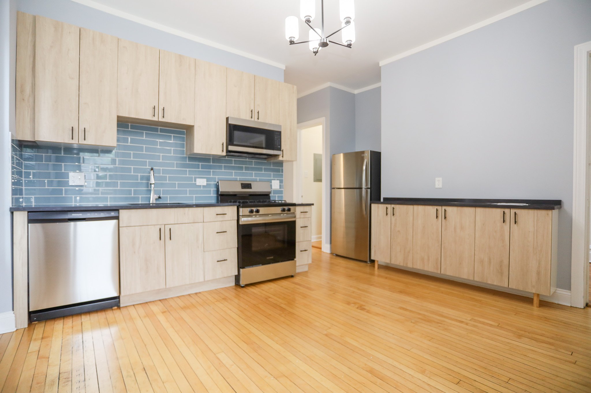 Chicago Apartment: 1844 Grace