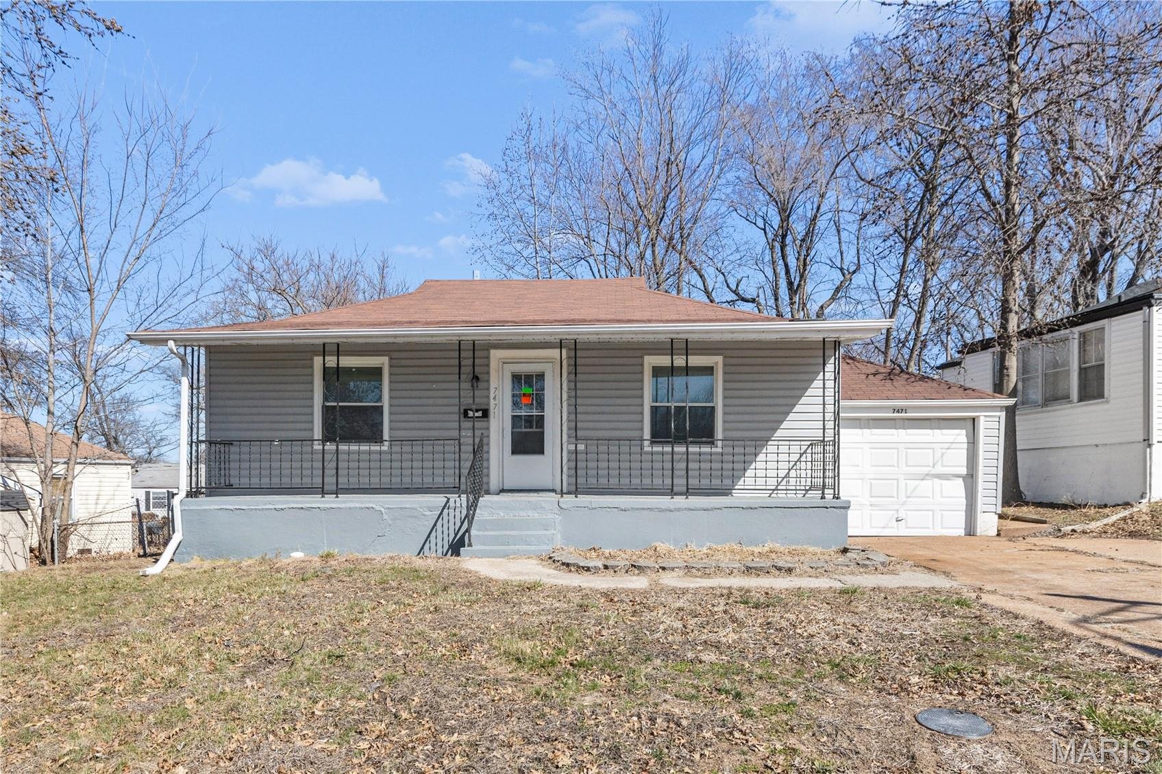 St Louis House: 7471 Sharon Drive