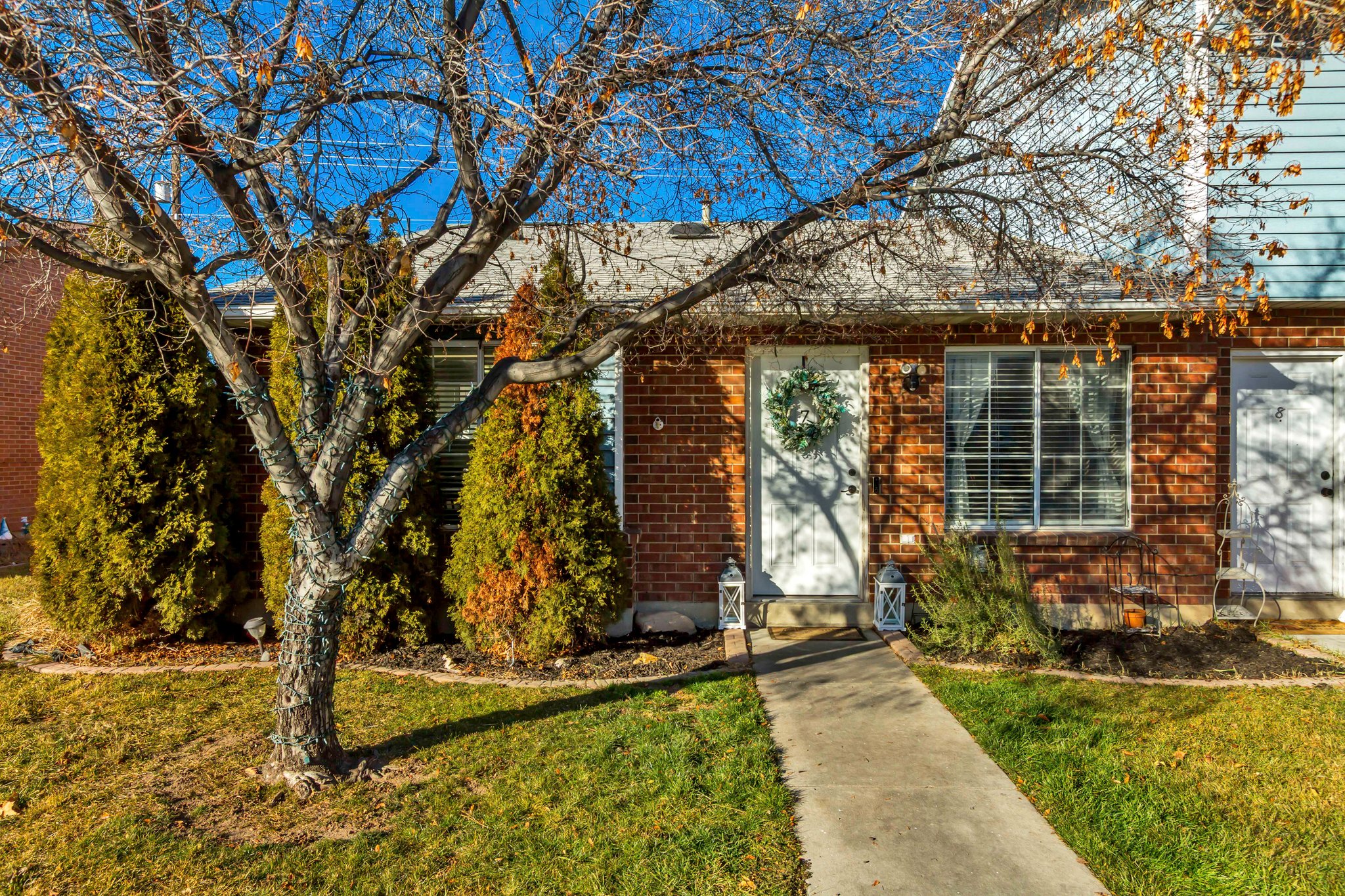 Provo Townhome: 933 S Freedom Blvd