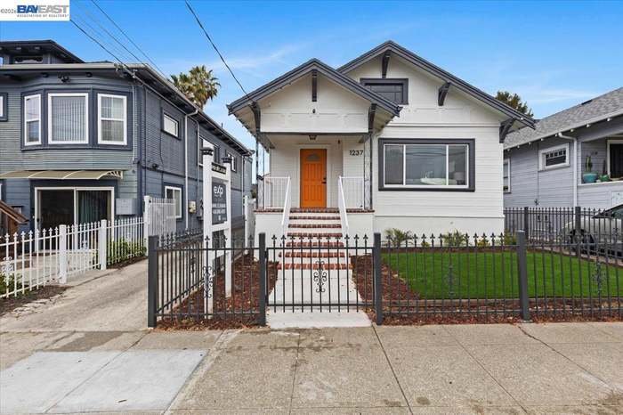 Berkeley House: 1237 Ashby Ave