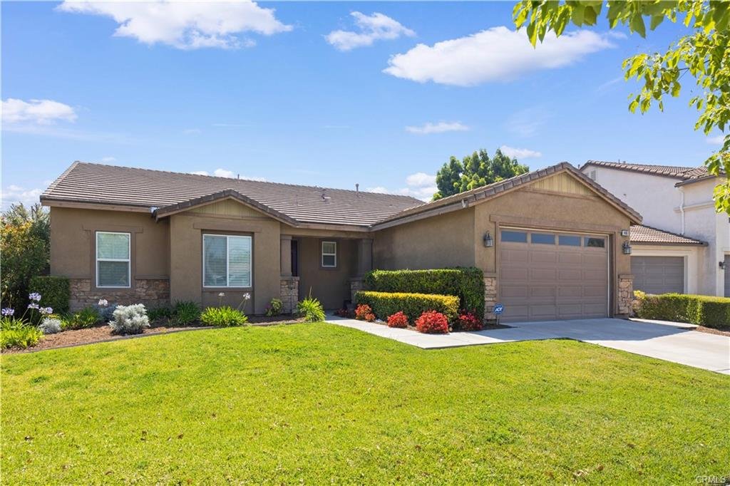Eastvale House: 14807 Meadows Way