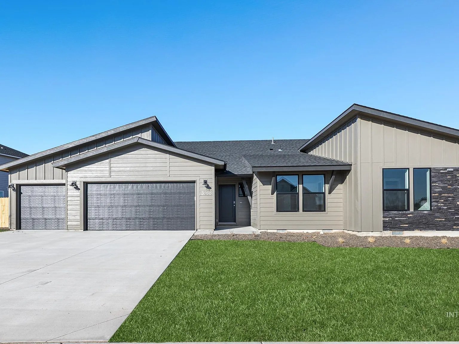 Meridian House: 3831 W Piscina Drive