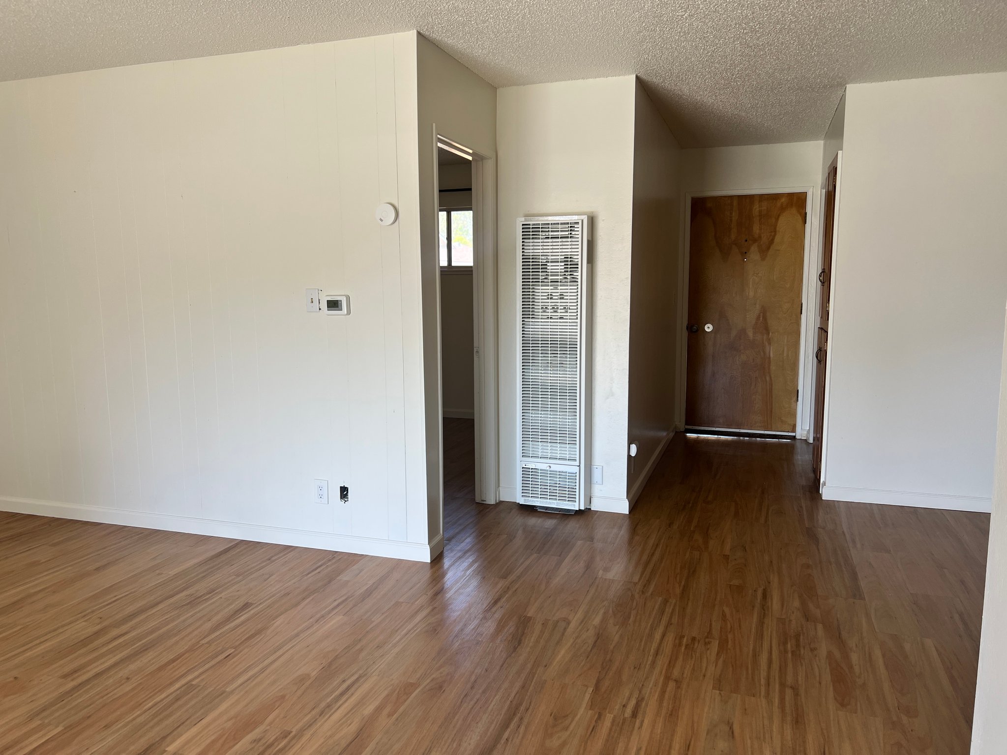 Hanford Apartment: 13940 Hackett St