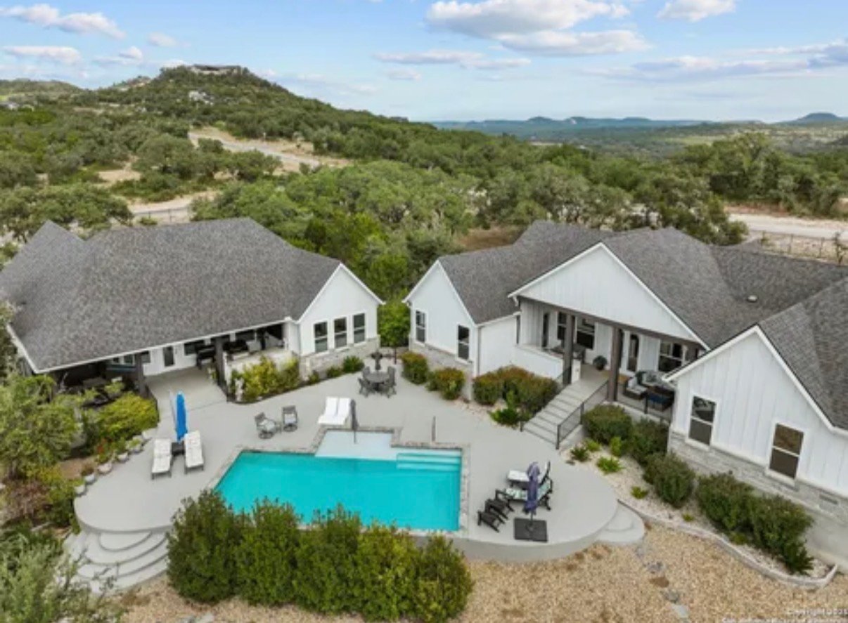 Helotes House: 1032 Clear Water Cyn