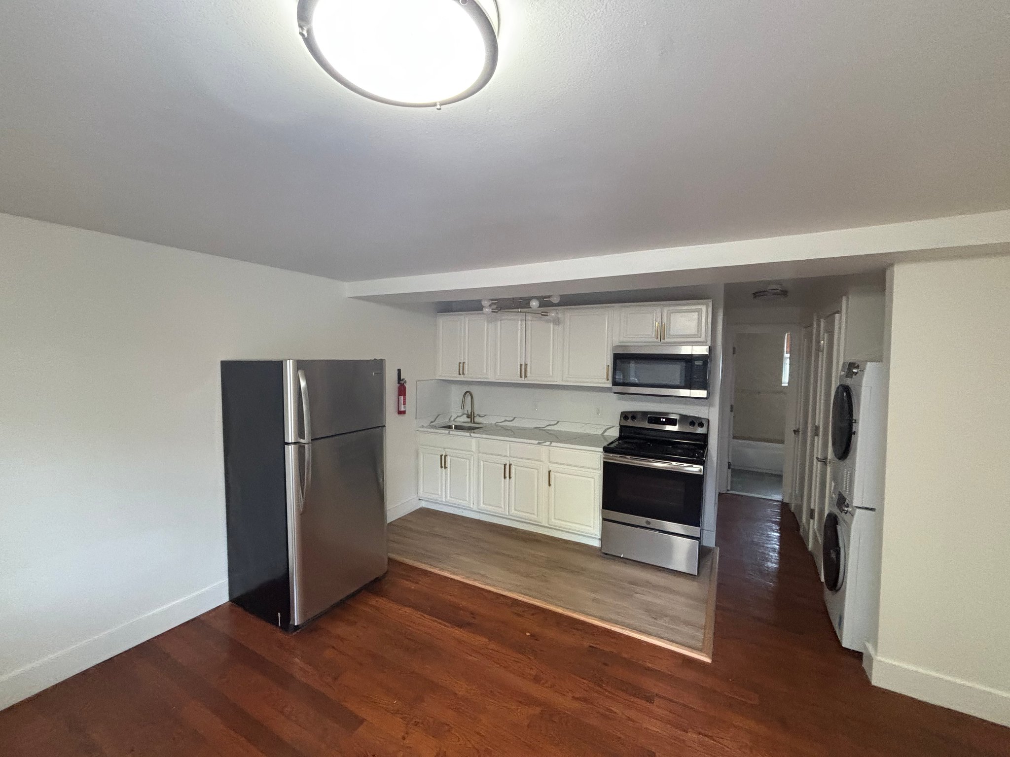 Guttenberg Apartment: 140 71st St